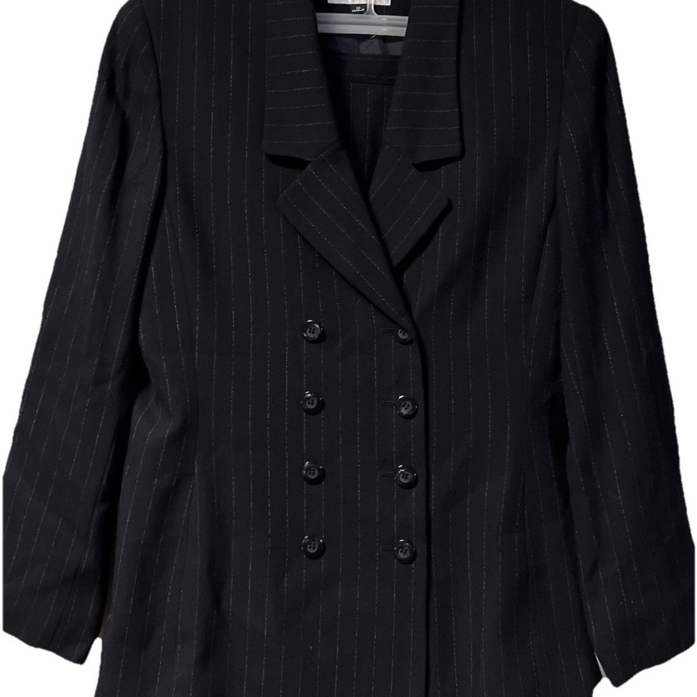 Casual Corner ~ Women’s ~ Size 10 ~ Two Piece Suit ~ Blazer & Skirt ~ Medium